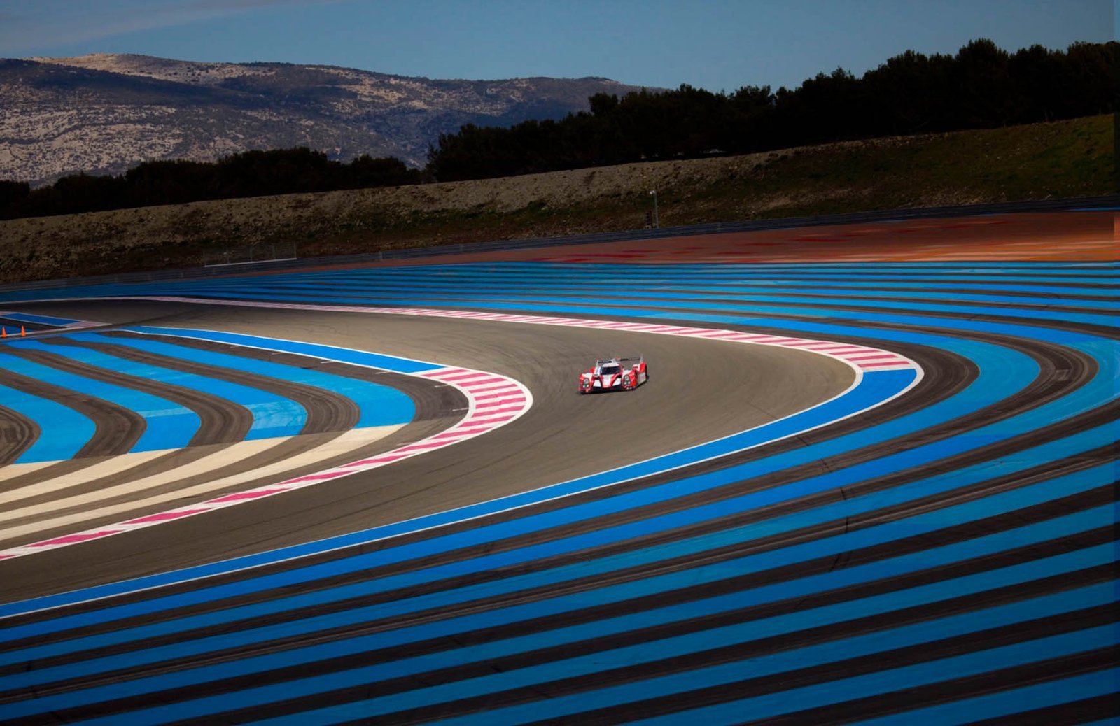 CAR PHOTOGRAPHY & AUTOMOTIVE FILMMAKING